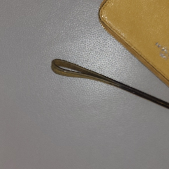 Coach - Picture 2 of 2